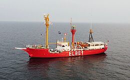 Das Feuerschiff ELBE1 auf hoher See - Wochenende an der Jade